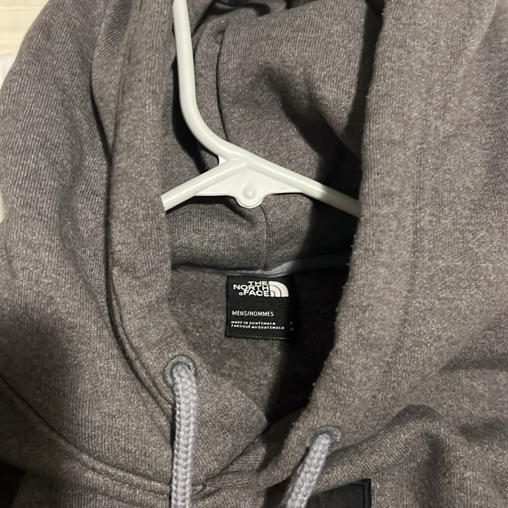 Men’s Northface Pullover Large! Slight Peeling On… - image 3